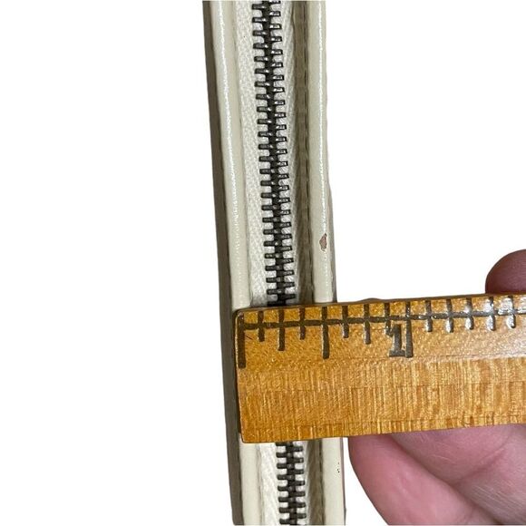 Vintage Cream Leather West Germany Manicure Set - Picture 7 of 11